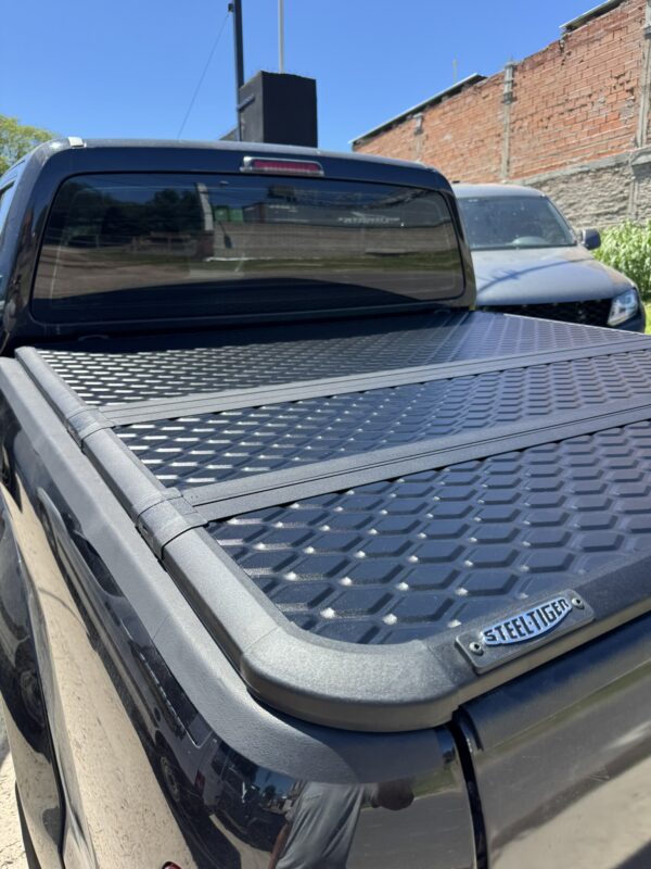 Tapa rigida Steeltiger