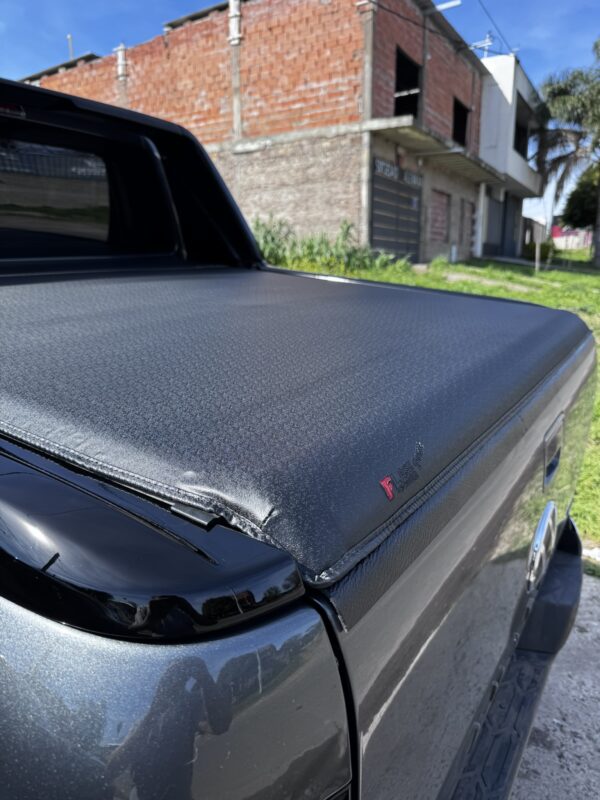 Lona Flash cover Force