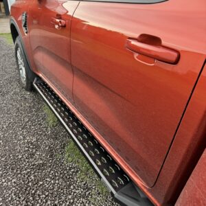 Estribos Steeltiger Blacktrend punteras plasticas