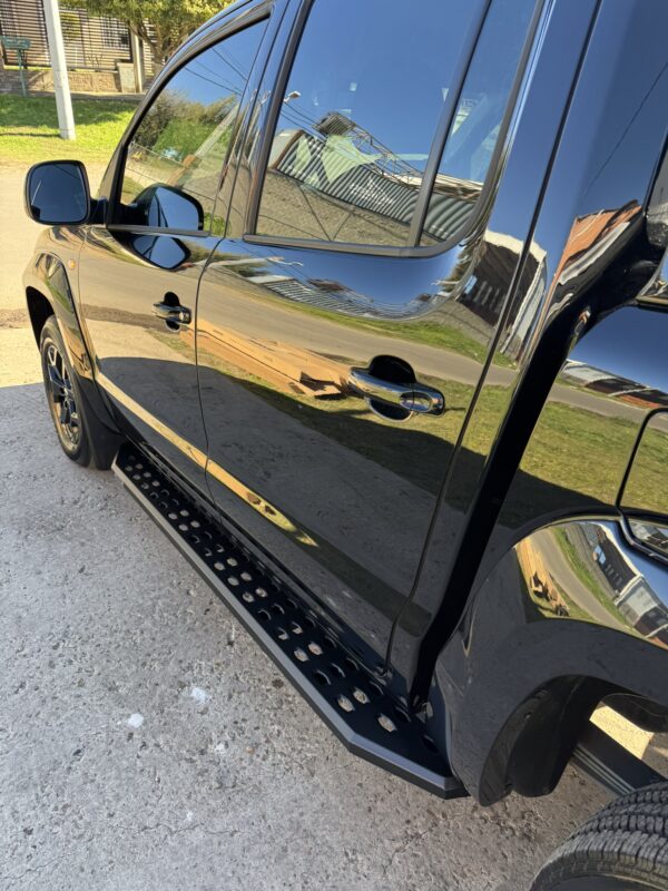 Estribos Steeltiger Blacktrend punteras plasticas