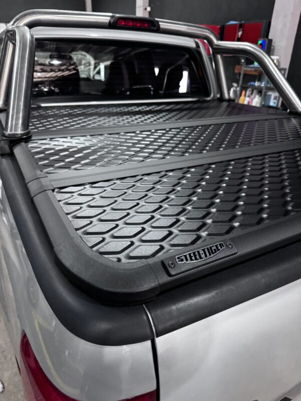 Tapa rigida Steeltiger