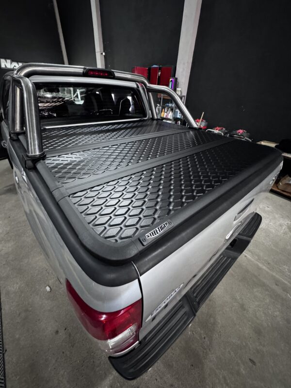 Tapa rigida Steeltiger