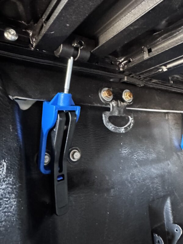 Tapa rigida Steeltiger