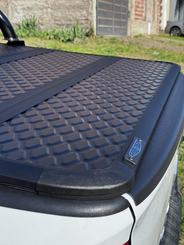 Tapa rigida Steeltiger