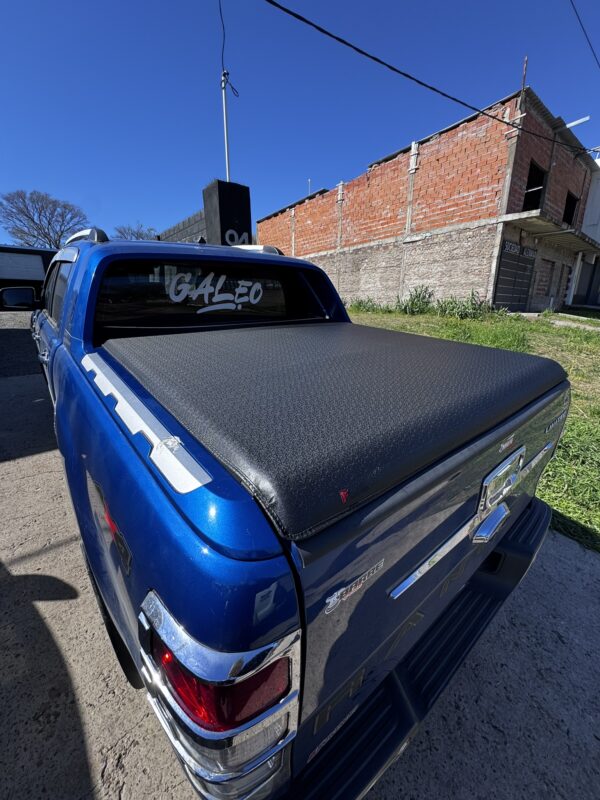 Lona Flash cover Force