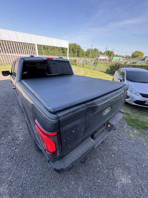 Lona Flash cover Roller