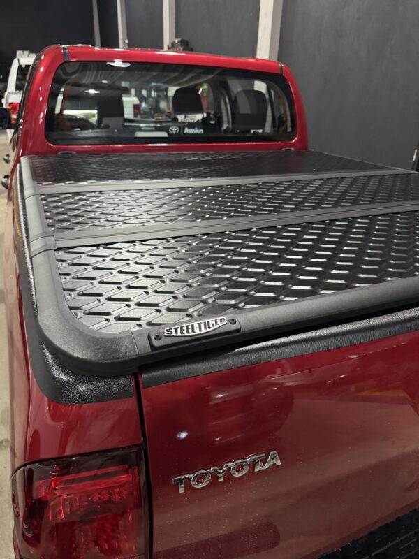 Tapa rigida Steeltiger