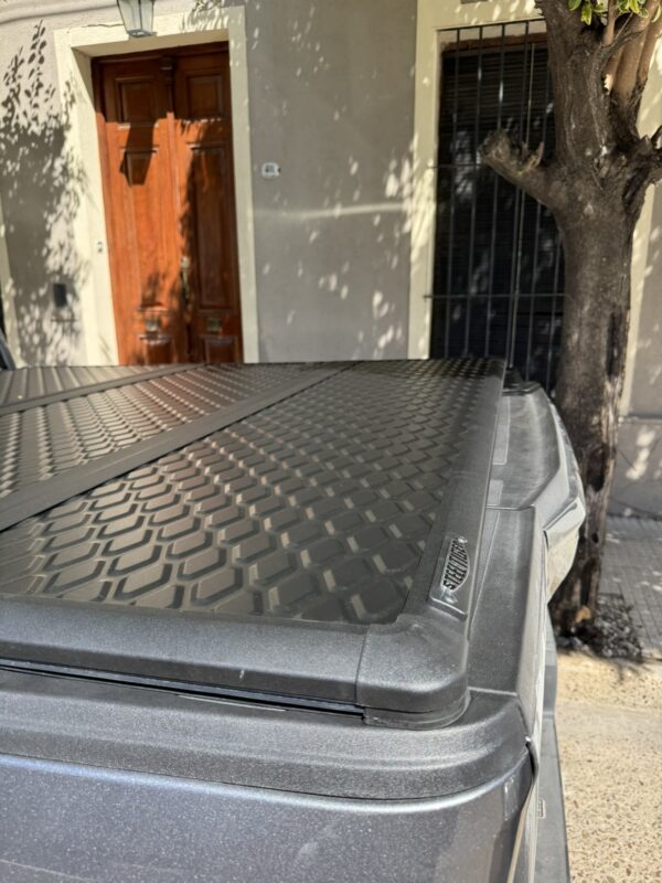 Tapa rígida Steeltiger