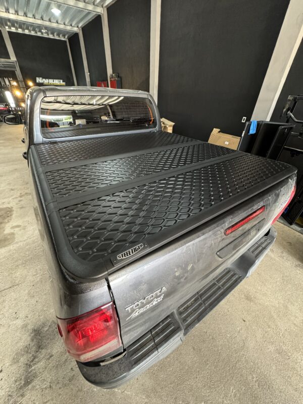 Tapa rigida Steeltiger