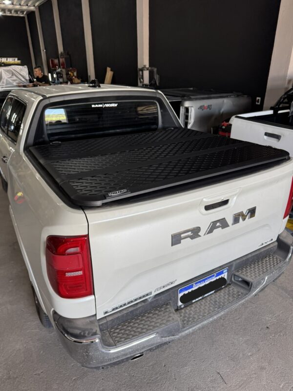 Tapa rigida Steeltiger