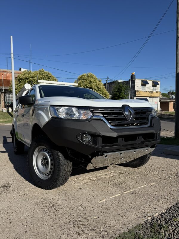 Bumper delantero Rhino Alaskan