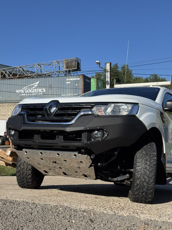 Bumper delantero Rhino Alaskan