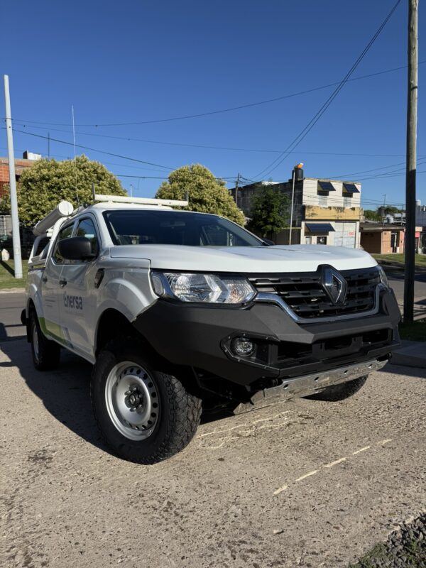 Bumper delantero Rhino Alaskan