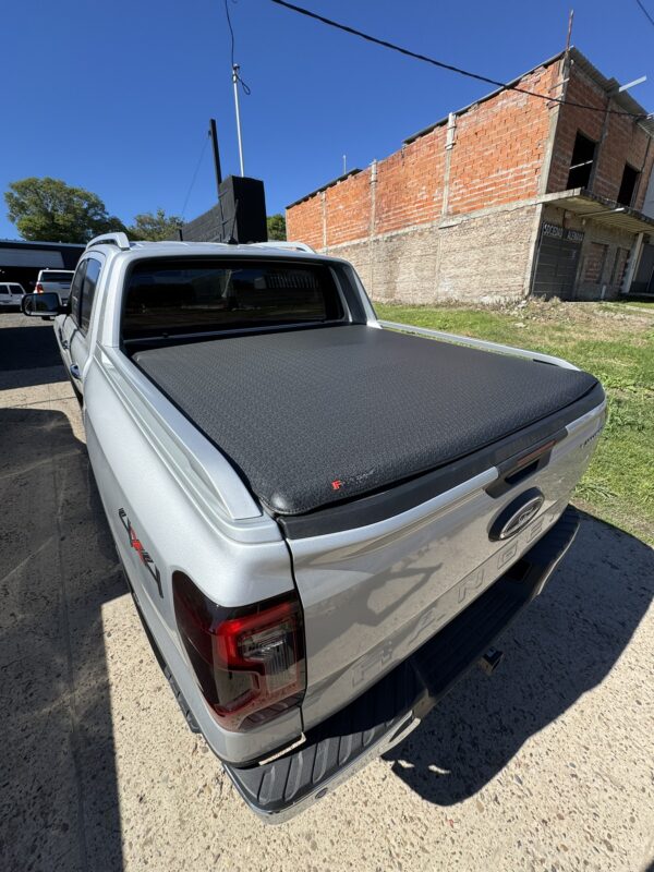 Lona Flash cover Force