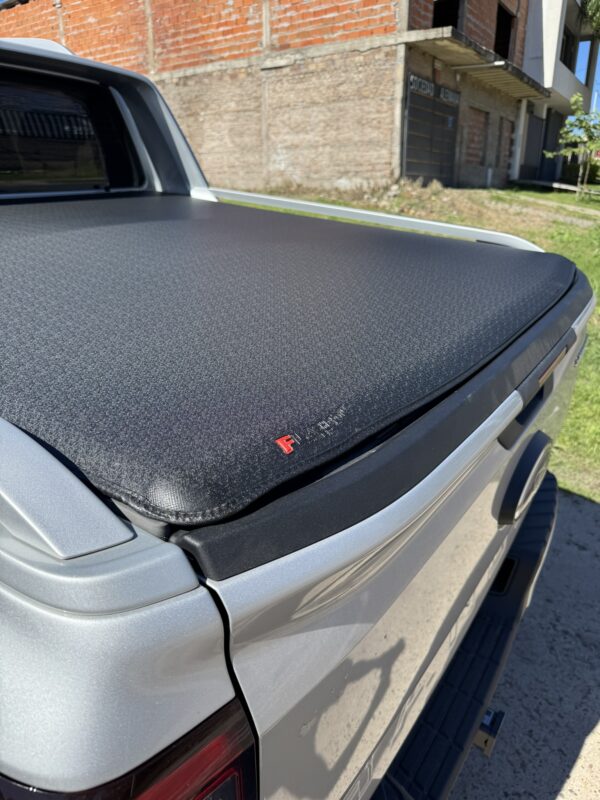 Lona Flash cover Force