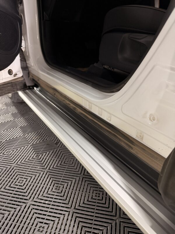 Estribos B2 aluminio Bracco Corolla Cross